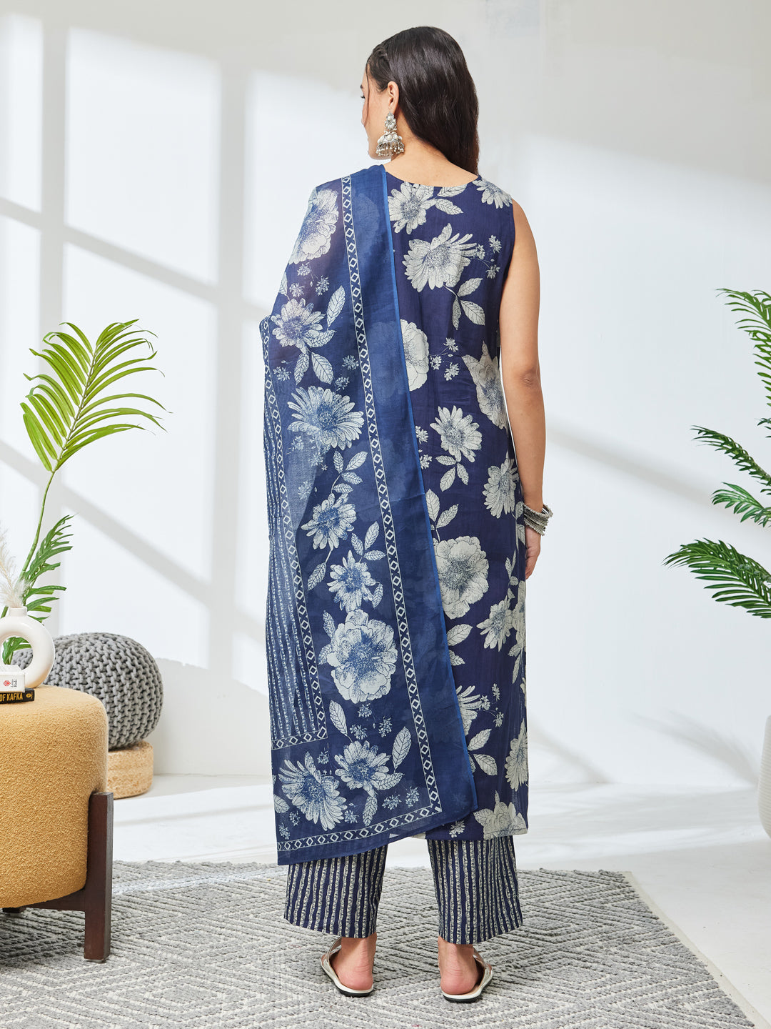 Janasya Women's Navy Blue Pure Cotton Floral Printed Straight Kurta Set