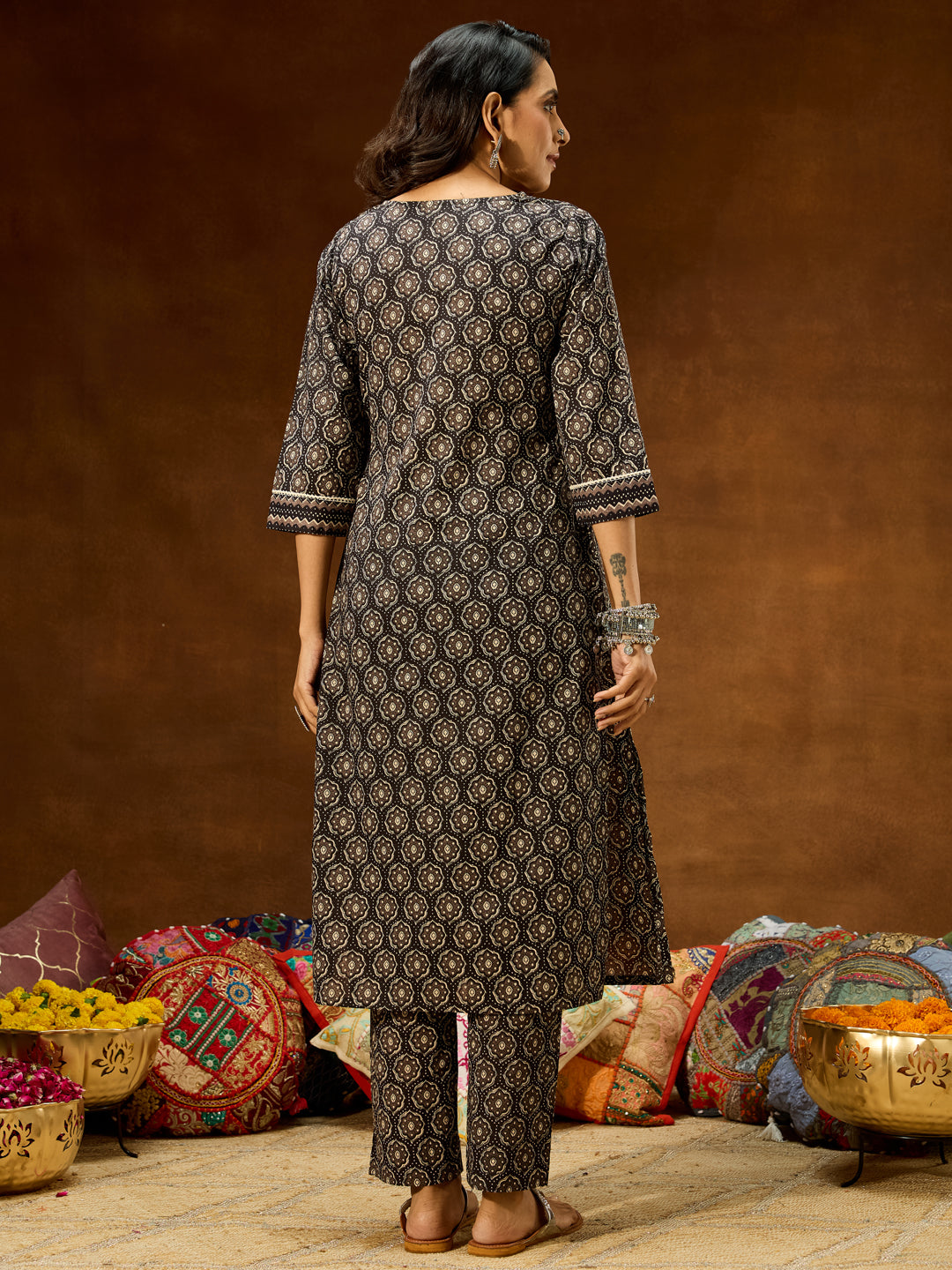 Janasya Women's Black Pure Cotton Ethnic Motifs Printed Straight Kurta Pant Set