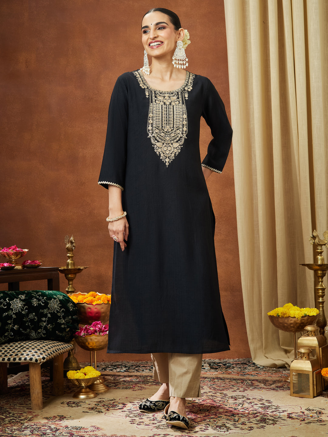 Janasya Women's Black Silk Blend Zari Yoke Embroidered Straight Kurta
