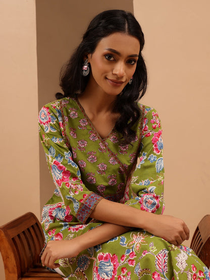 Janasya Women's Green Pure Cotton Floral Printed Straight Kurta