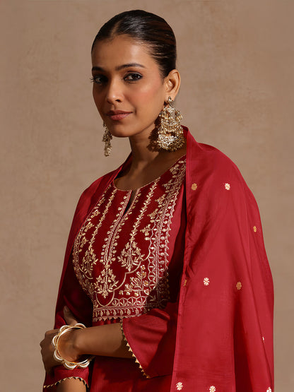Janasya Women's Maroon Silk Blend Zari Yoke Embroidered Straight Kurta Set