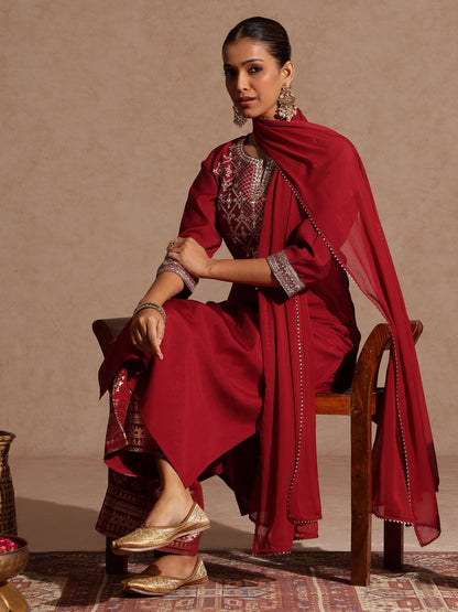 Janasya Women's Maroon Chanderi Silk Zari Embroidered Gold Printed Straight Kurta Set