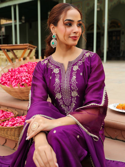 Janasya Women's Purple Silk Blend Zari Embroidered Straight Kurta Set