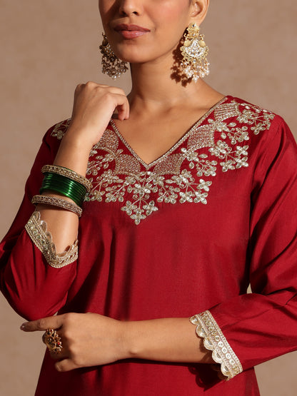 Janasya Women's Maroon Silk Blend Zari Embroidered Straight Kurta Set