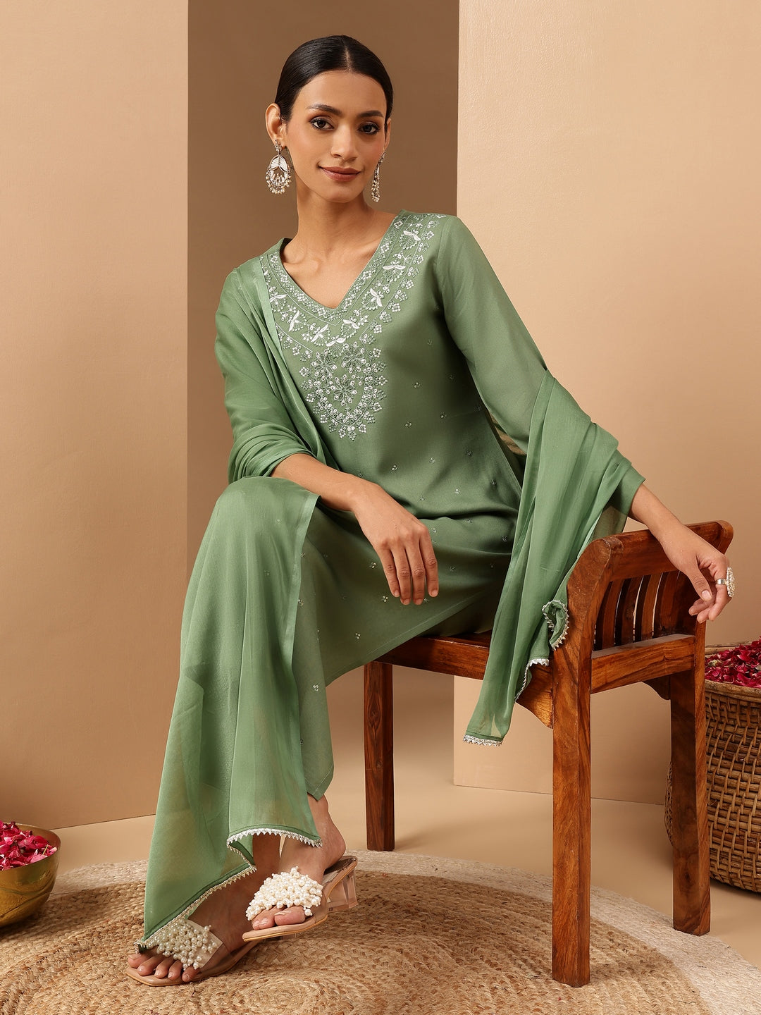 Janasya Women's Green Rayon Embroidery Straight Kurta Set