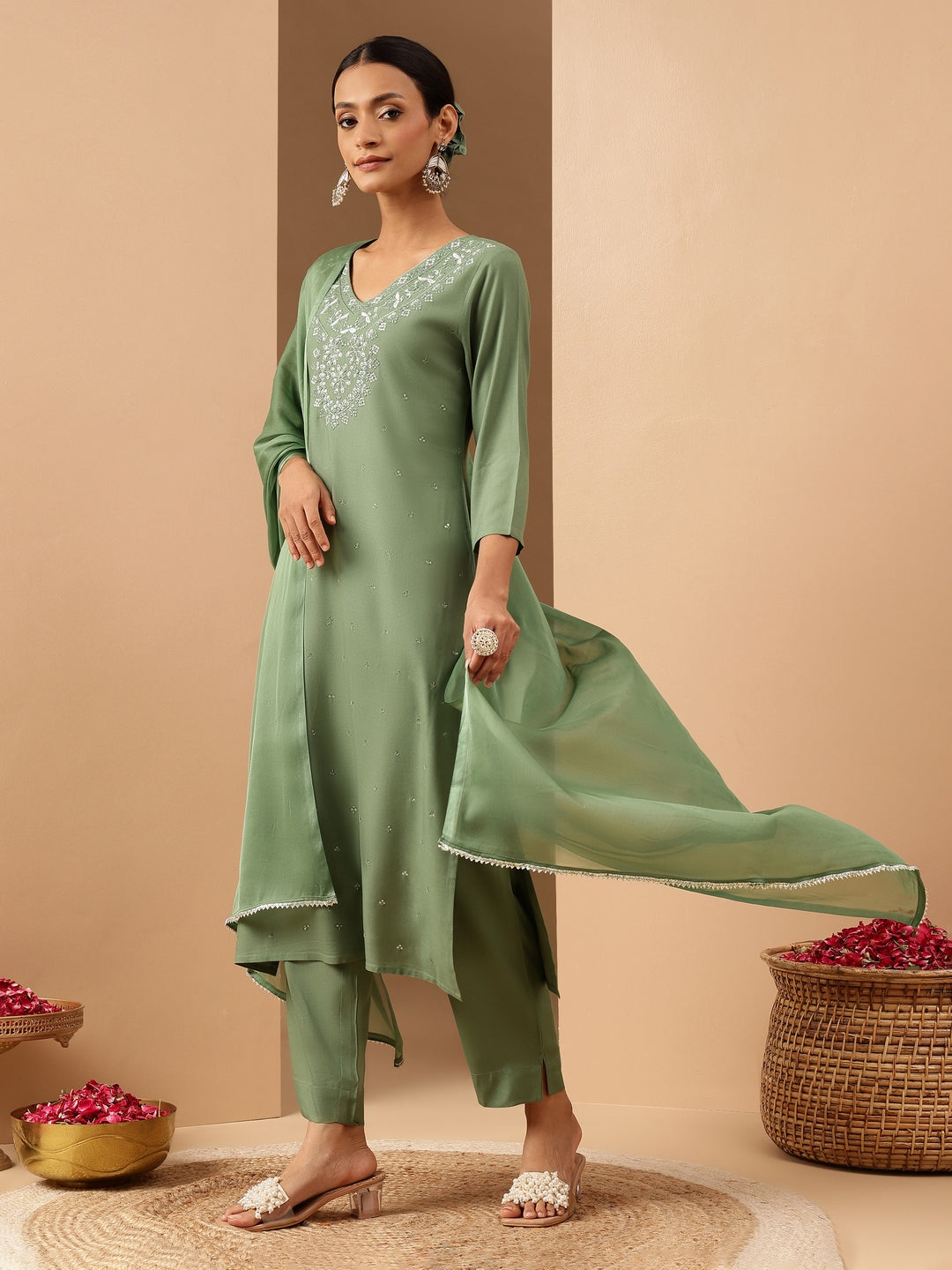 Janasya Women's Green Rayon Embroidery Straight Kurta Set