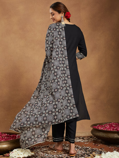 Janasya Women's Black Rayon Ajrakh Printed Straight Kurta Set