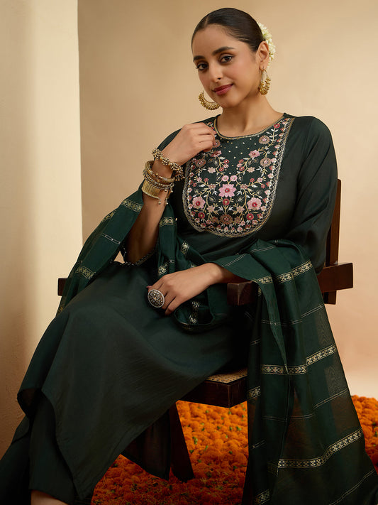 Janasya Women's Bottle Green Chanderi Silk Floral Yoke Embroiderered Straight Kurta Set