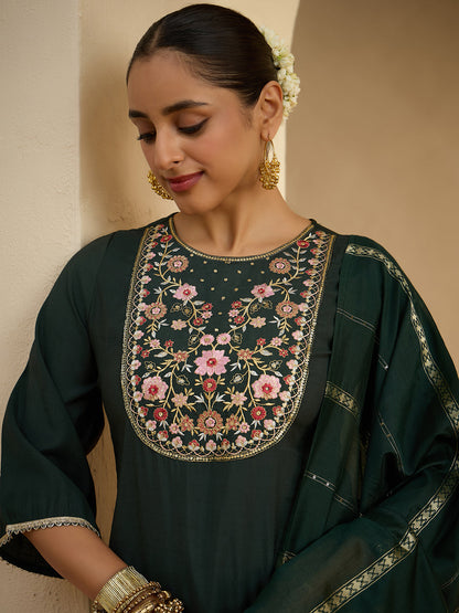 Janasya Women's Bottle Green Chanderi Silk Floral Yoke Embroiderered Straight Kurta Set