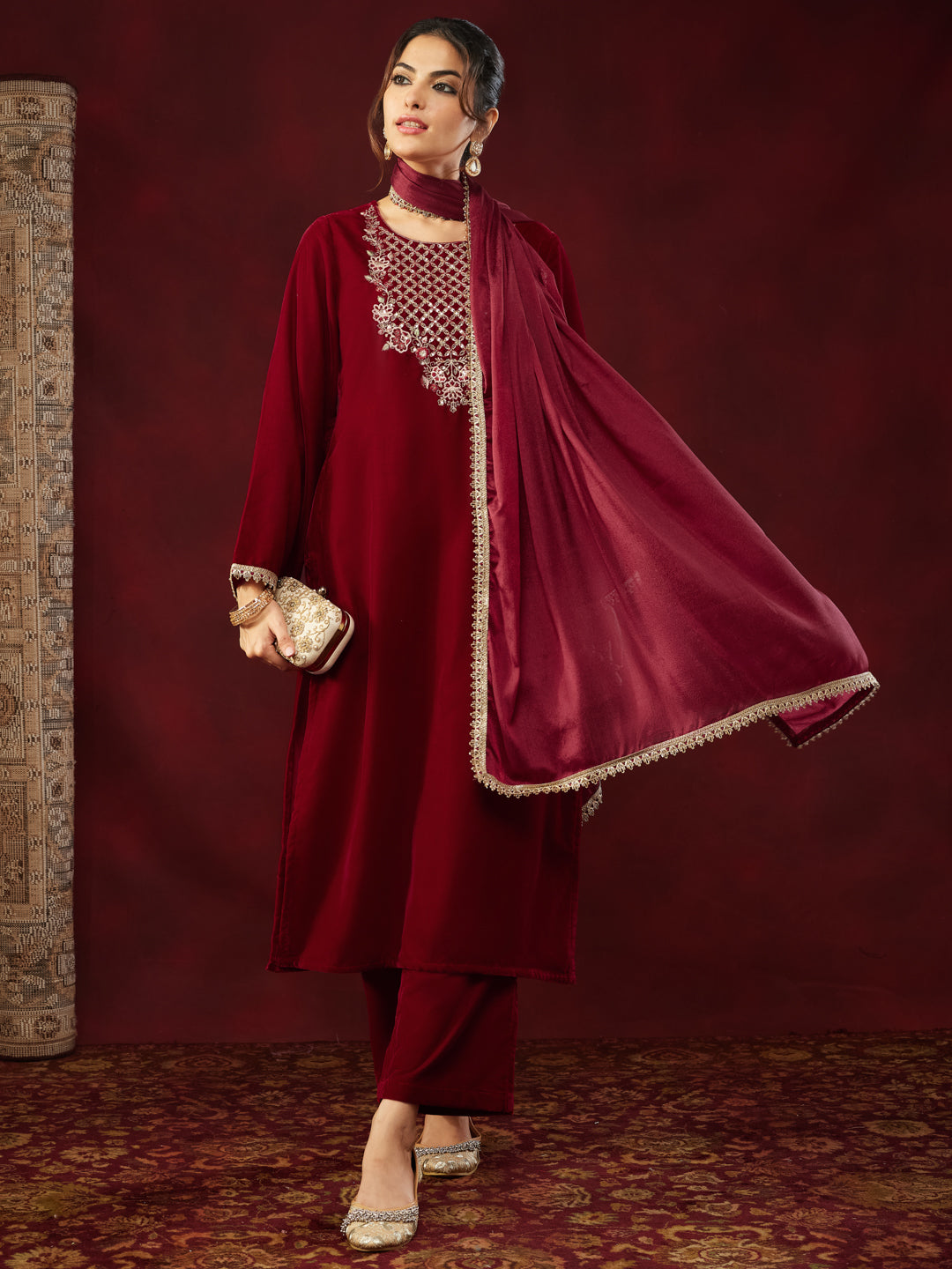 Janasya Women's Red Velvet Zari Yoke Embroidered Straight Kurta Set