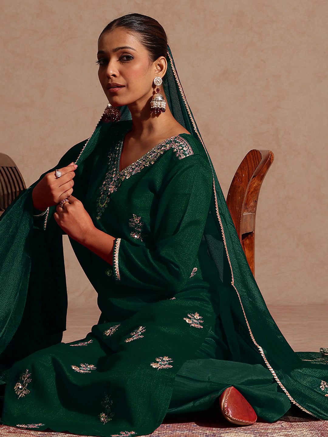 Janasya Women's Bottle Green Silk Blend Zari Embroidered Straight Kurta Set