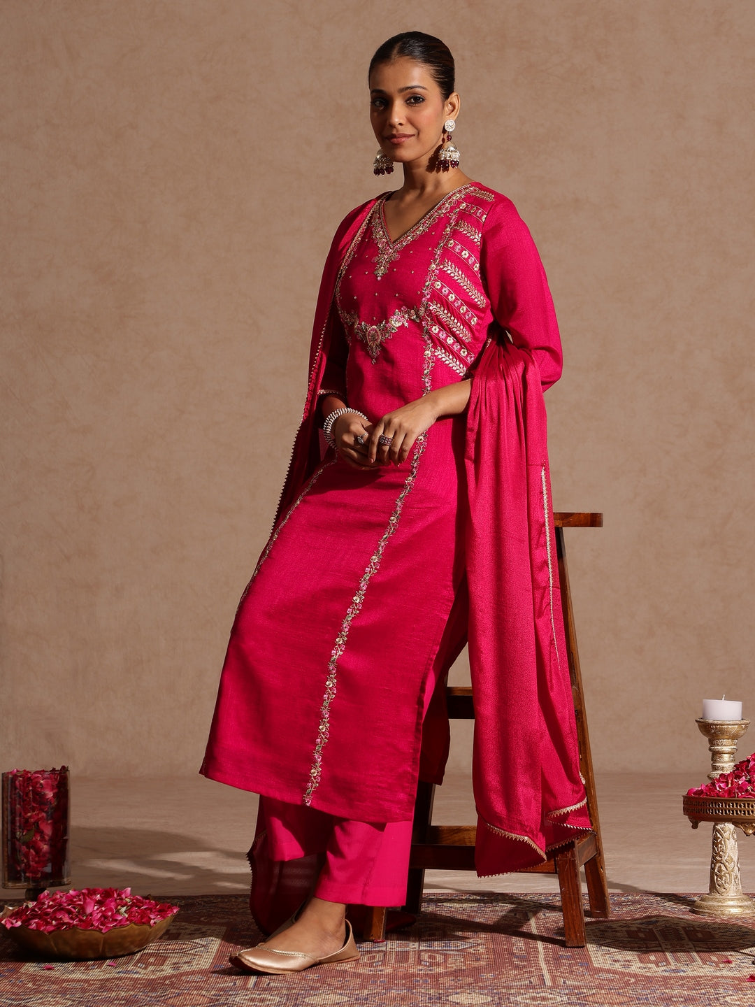 Janasya Women's Pink Silk Blend Zari Embroidered Straight Kurta Set