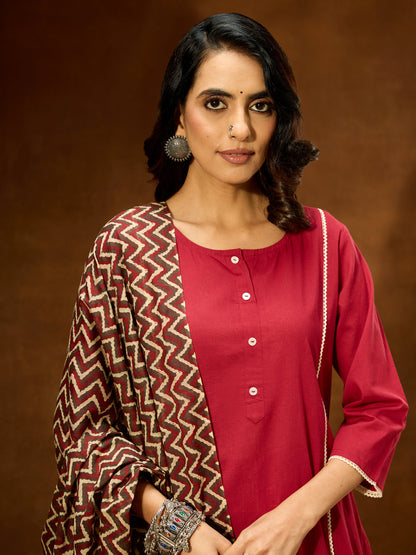 Janasya Women's Maroon Pure Cotton Solid Straight Kurta Set With Printed Dupatta