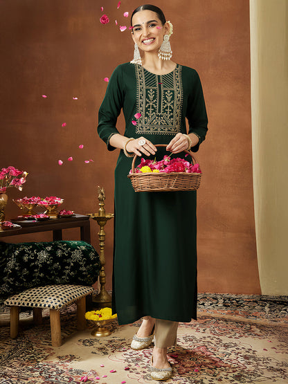 Janasya Women's Bottle Green Chanderi Silk Zari Yoke Embroidered Straight Kurta