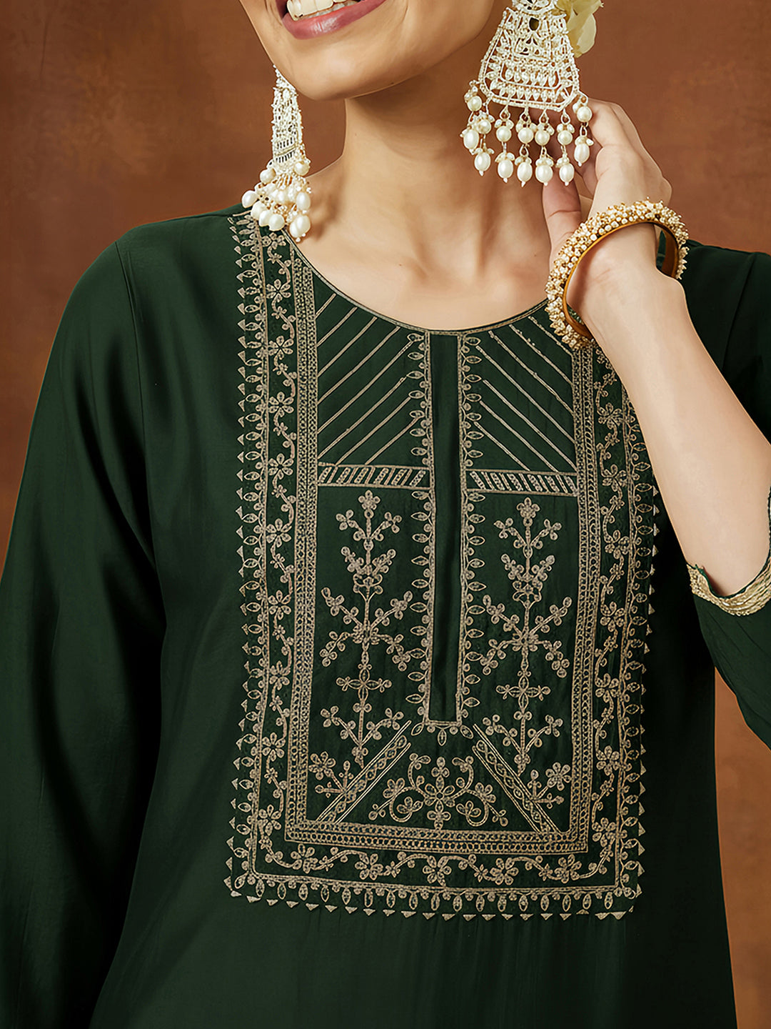 Janasya Women's Bottle Green Chanderi Silk Zari Yoke Embroidered Straight Kurta