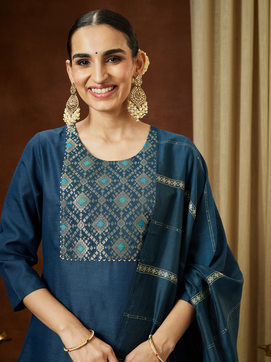 Janasya Women's Teal Blue Cotton Blend Yoke Design Straight Kurta Set