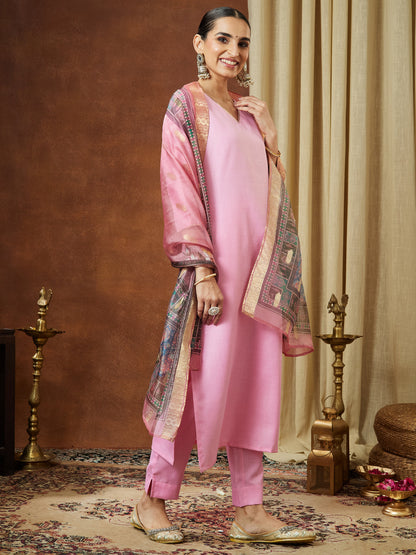 Janasya Women's Light Pink Cotton Blend Yoke Design Straight Kurta Set With Printed Dupatta