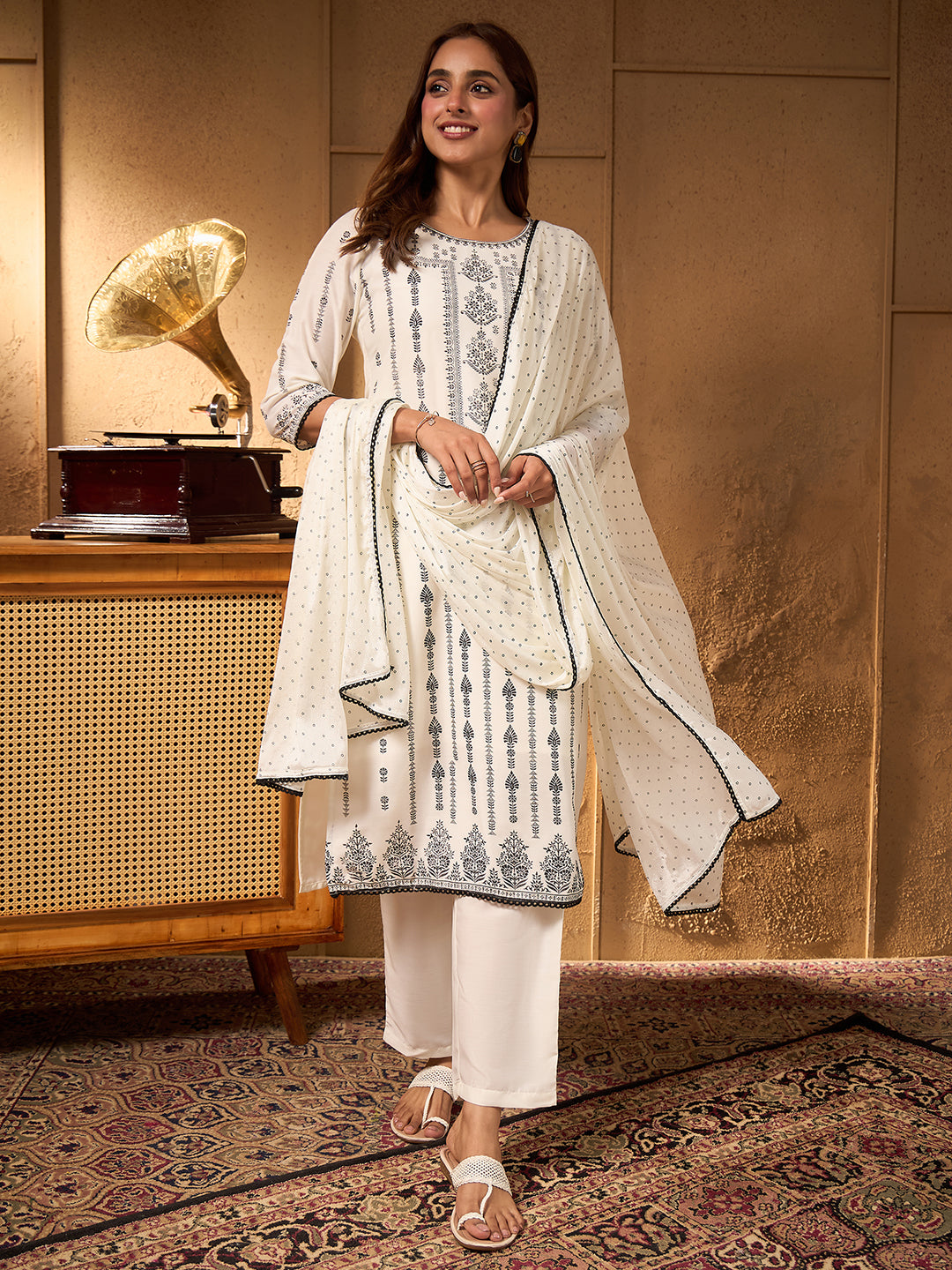 Janasya Women's White Silk Blend Ethnic Printed Straight Kurta Set