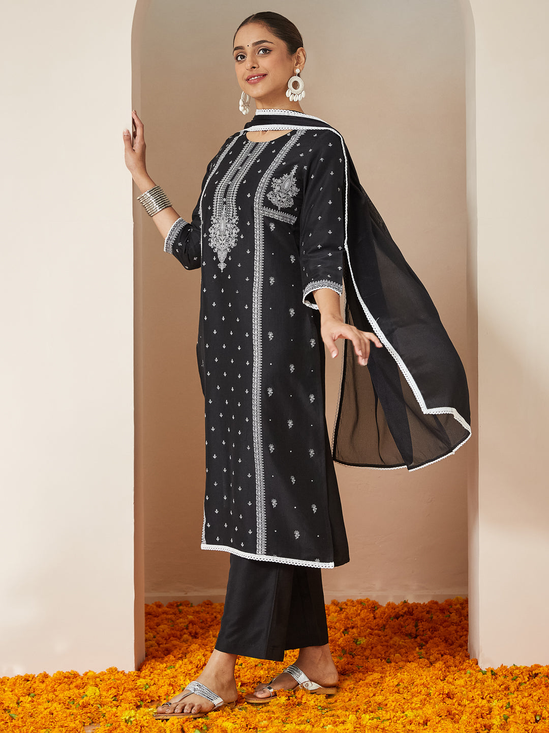 Janasya Women's Black Silk Blend Ethnic Printed Straight Kurta Set