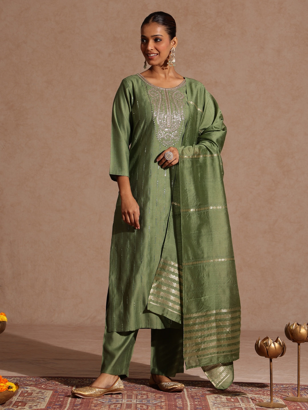 Janasya Women's Green Silk Blend Embellished Straight Kurta Set