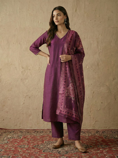 Janasya Women's Wine Silk Blend Straight Kurta Set With Printed Dupatta