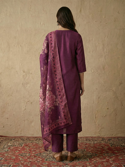 Janasya Women's Wine Silk Blend Straight Kurta Set With Printed Dupatta