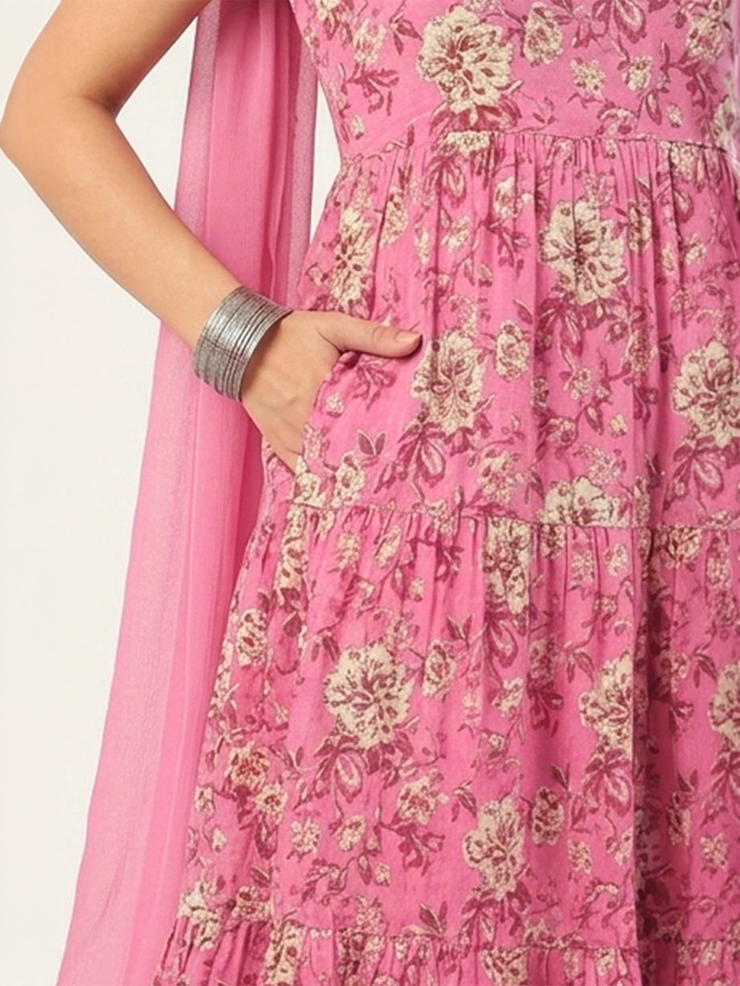 Janasya Women's Pink Pure Cotton Floral Printed Tiered Kurta Set