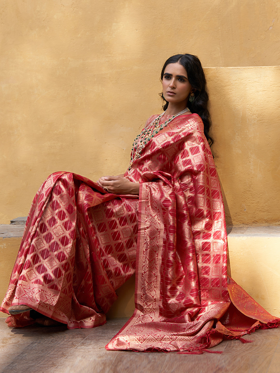Red Organza Woven Ethnic Motifs Saree with Unstitched Blouse Piece
