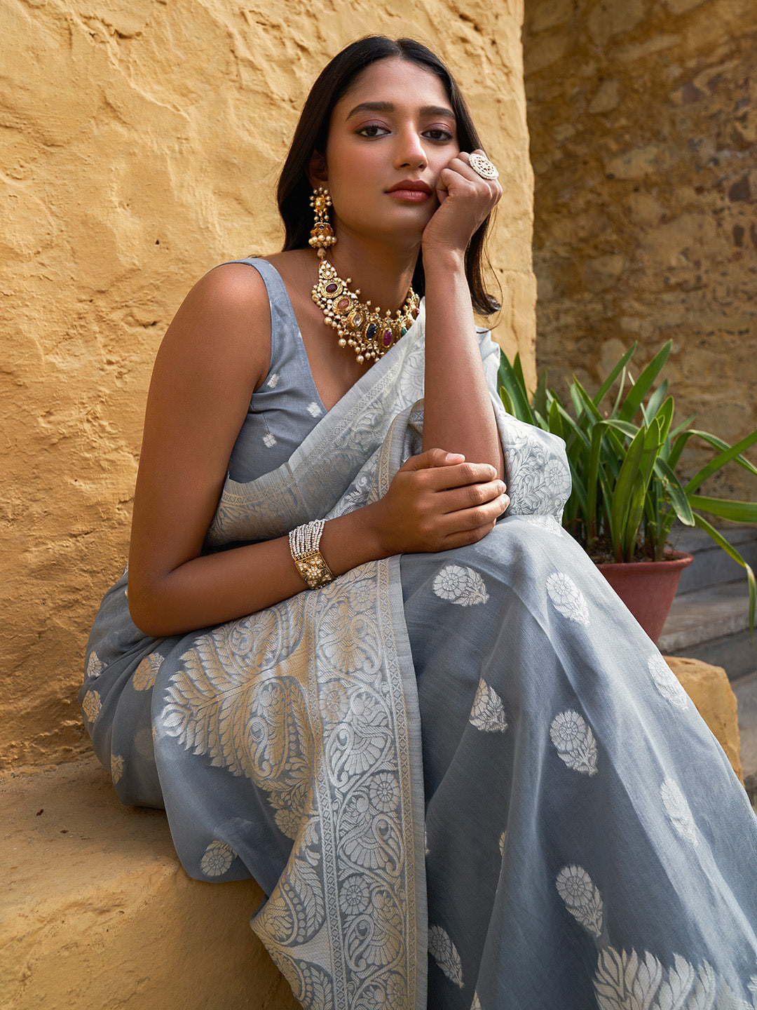 Grey Linen Blend Woven Floral Design Saree with Unstitched Blouse Piece