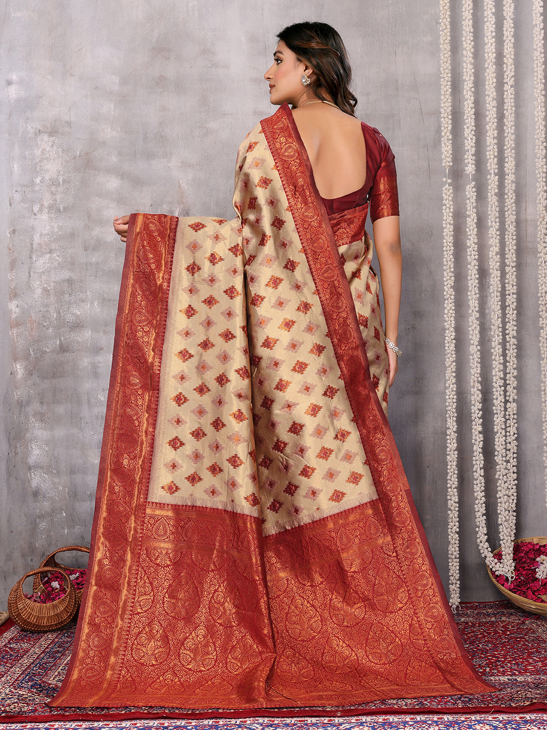 Beige Silk Blend Ethnic Motifs Woven Design Kanjivaram Saree with Blouse Piece