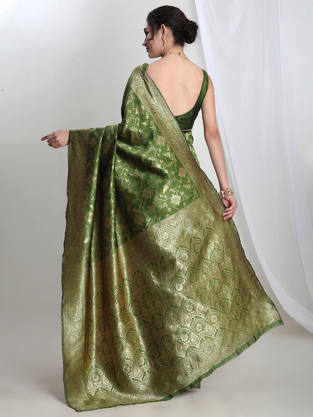 Janasya Women's Green Silk Blend Geometric Woven Design Jacquard Saree with Blouse Piece