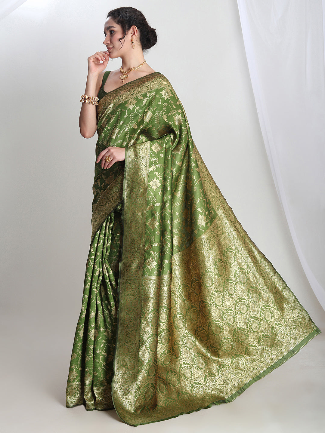 Janasya Women's Green Silk Blend Geometric Woven Design Jacquard Saree with Blouse Piece