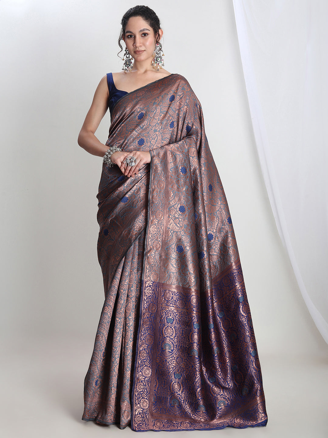 Janasya Women's Grey Silk Blend Floral Woven Design Jacquard Saree with Blouse Piece
