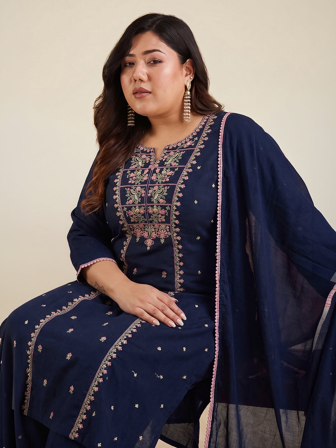 Janasya Women's Plus Size Navy Blue Linen Cotton Embroidered Straight Kurta Set