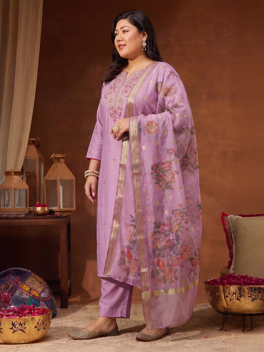 Janasya Women's Plus Size Lavender Chanderi Silk Floral Embroidered Straight Kurta Set